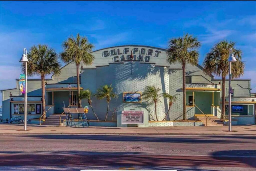 In The Center Of Gulfport, Min Away From The Beach! Αγία Πετρούπολη Εξωτερικό φωτογραφία