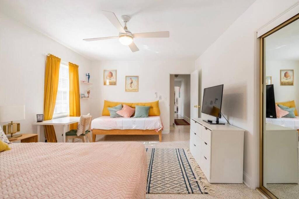 In The Center Of Gulfport, Min Away From The Beach! Αγία Πετρούπολη Εξωτερικό φωτογραφία